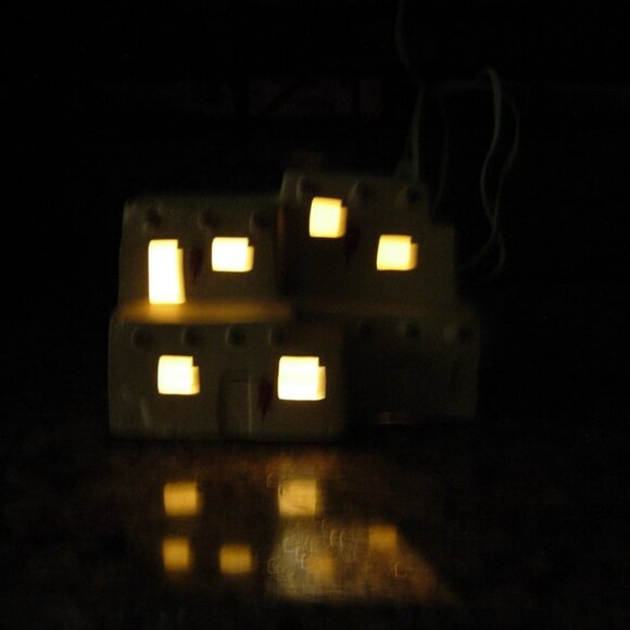 Southwest Native American Pottery Pueblo Adobe House Village Lamp - Picture 2 of 5